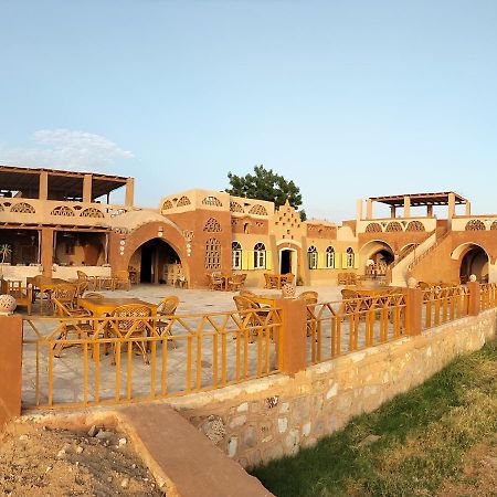 Eskaleh Eco-Lodge Abu Simbel Esterno foto